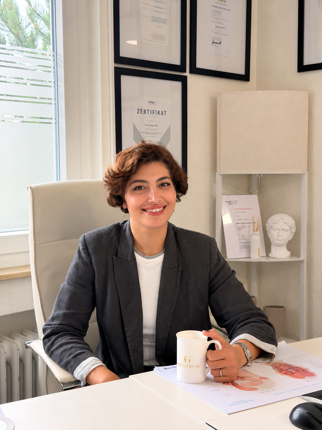 Zeinab Fojtik, Zertifizierte Ärztin für minimalinvasive ästhetische Behandlungen